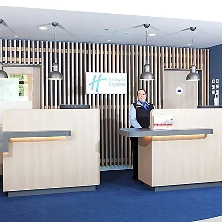 Otel Express Frankfurt Airport - By Ihg 3*