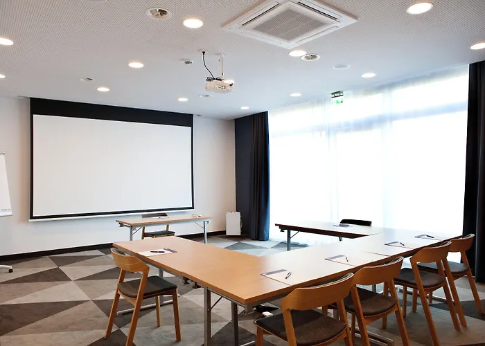 Express Frankfurt Airport - By Ihg 3* رونهيم